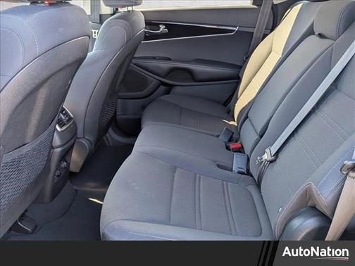 2020 Kia Sorento LX
