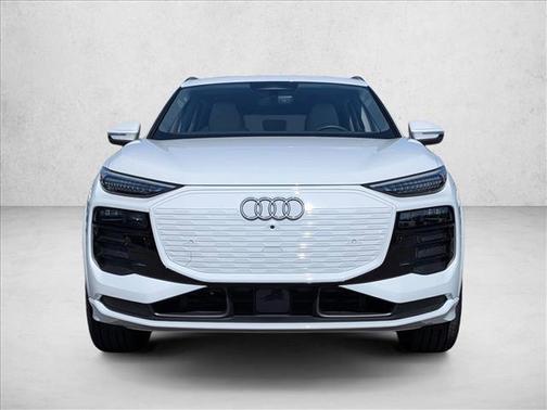 Glacier White Metallic 2025 Audi Q6 e-tron Premium Plus quattro