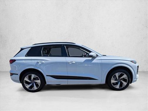 Glacier White Metallic 2025 Audi Q6 e-tron Premium Plus quattro