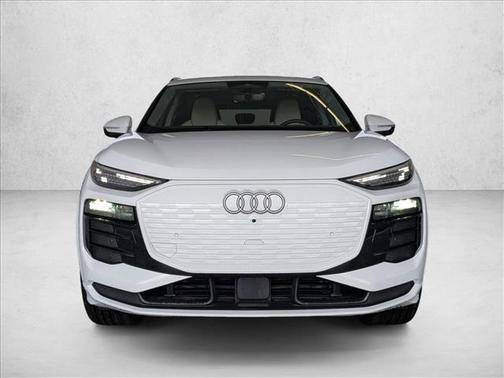 Glacier White Metallic 2025 Audi Q6 e-tron Premium Plus quattro