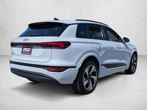 Glacier White Metallic 2025 Audi Q6 e-tron Premium Plus quattro