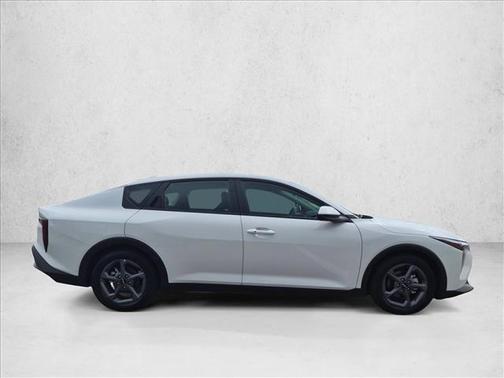 Snow White Pearl 2025 Kia K4 LXS