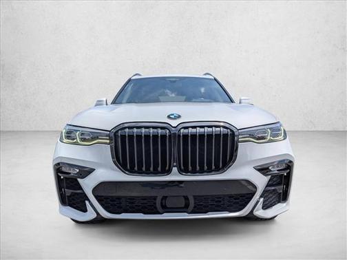 Mineral White Metallic 2021 BMW X7 xDrive40i