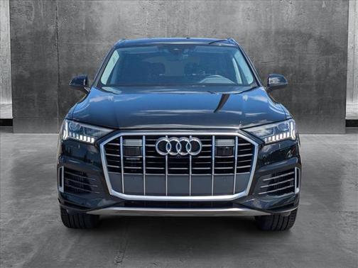 2023 Audi Q7 55 Premium Plus