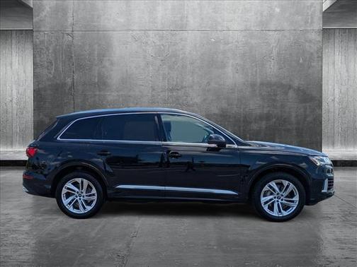2023 Audi Q7 55 Premium Plus