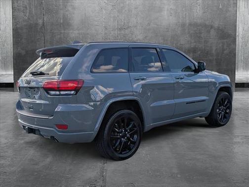 2022 Jeep Grand Cherokee Laredo