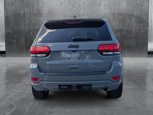 2022 Jeep Grand Cherokee Laredo