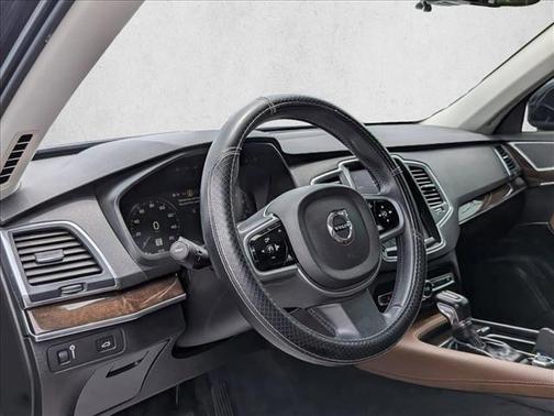 Onyx Black Metallic 2019 Volvo XC90 T6 Momentum