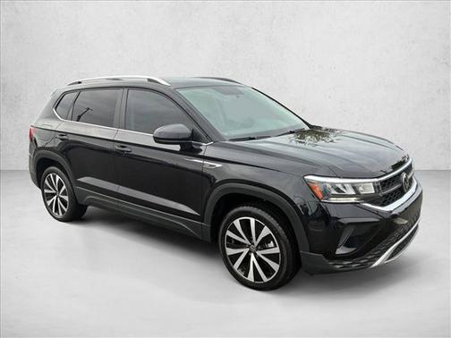 Deep Black Pearl 2022 Volkswagen Taos 1.5T SE