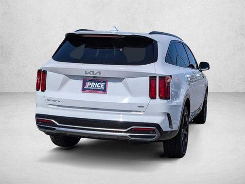 Glacial White Pearl 2023 Kia Sorento SX
