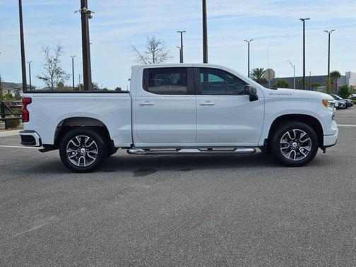 Summit White 2022 Chevrolet Silverado 1500 RST
