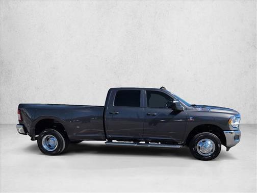 2024 RAM 3500 Tradesman Crew Cab 4x4 8' Box