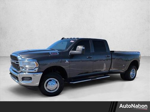 2024 RAM 3500 Tradesman Crew Cab 4x4 8' Box