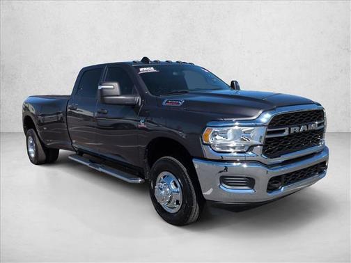 2024 RAM 3500 Tradesman Crew Cab 4x4 8' Box