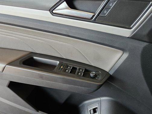 2022 Volkswagen Atlas 3.6L SE w/Technology