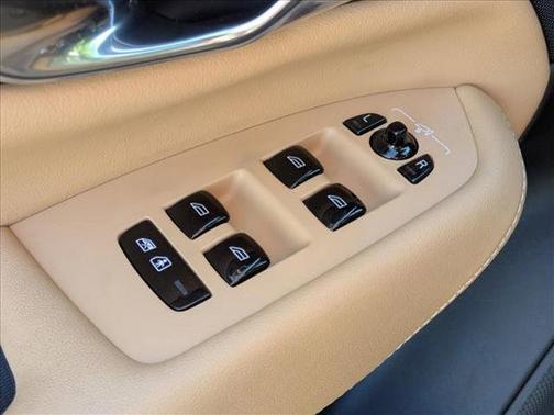 2025 Volvo XC90 Plug-In Hybrid T8 Ultra 7-Seater