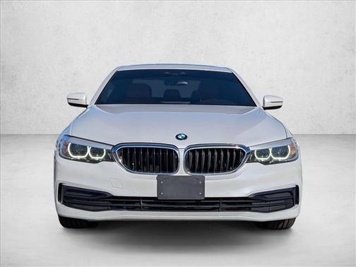 Mineral White Metallic 2019 BMW 530 530i