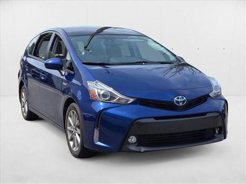2017 Toyota Prius v Five