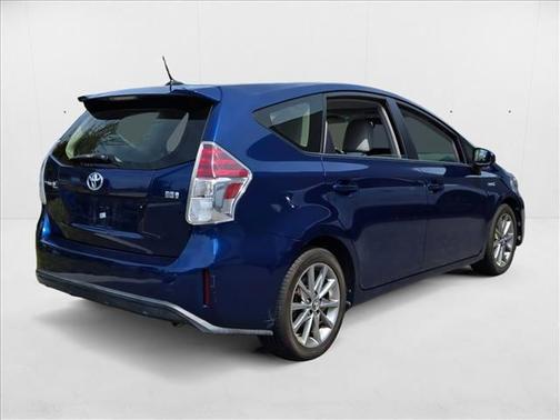 2017 Toyota Prius v Five
