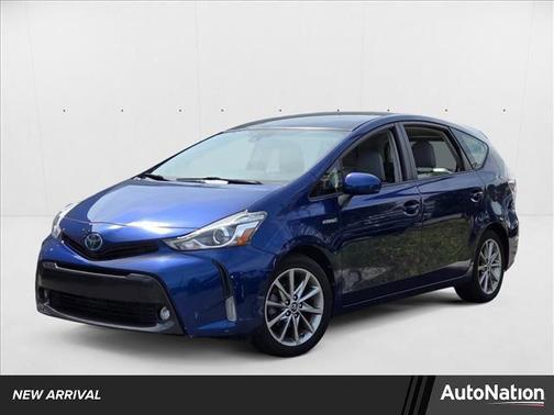 2017 Toyota Prius v Five