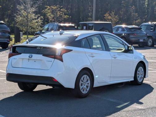 2022 Toyota Prius LE