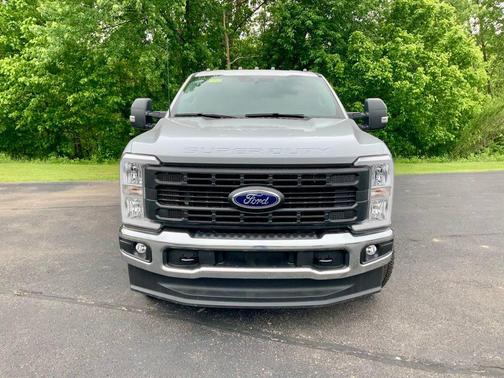 Oxford White 2026 Ford F-350 XL