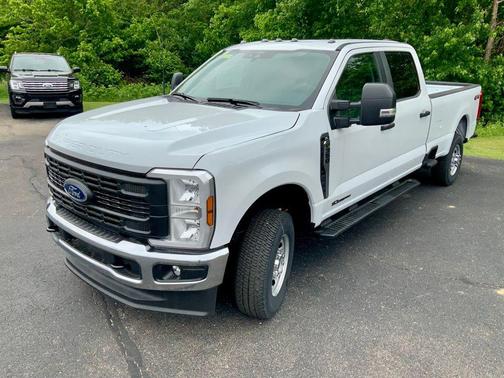 Oxford White 2026 Ford F-350 XL