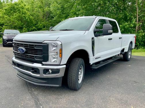 Oxford White 2026 Ford F-350 XL