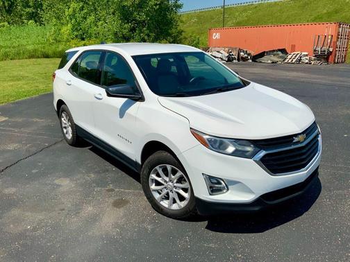 Summit White 2019 Chevrolet Equinox LS