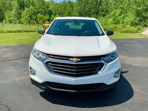 Summit White 2019 Chevrolet Equinox LS