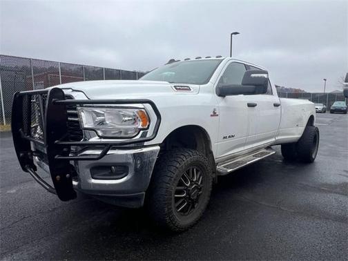 2024 RAM 3500 Big Horn Crew Cab 4x4 8' Box