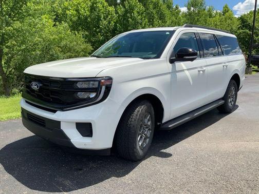 White 2027 Ford Expedition Max Active 4x4