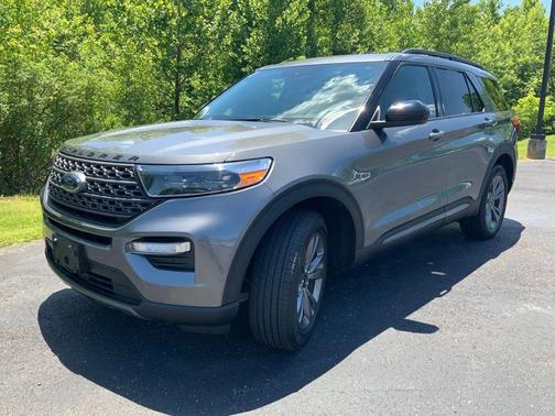 Carbonized Gray Metallic 2022 Ford Explorer XLT