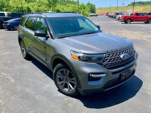 Carbonized Gray Metallic 2022 Ford Explorer XLT