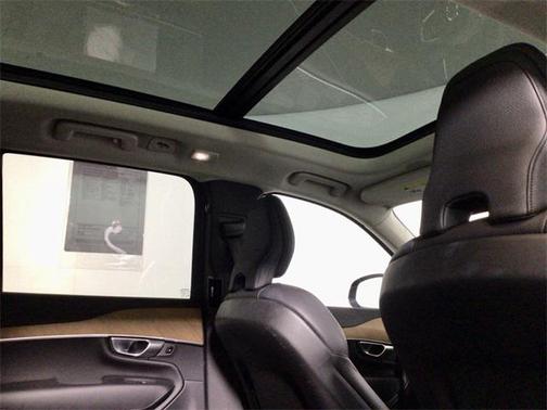 2024 Volvo XC90 B6 Plus Bright Theme 6-Seater