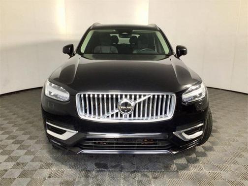 2024 Volvo XC90 B6 Plus Bright Theme 6-Seater