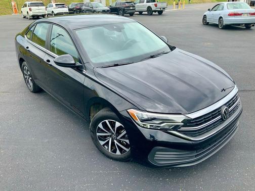 Deep Black Pearl 2024 Volkswagen Jetta 1.5T S
