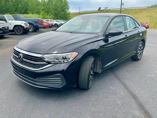 Deep Black Pearl 2024 Volkswagen Jetta 1.5T S