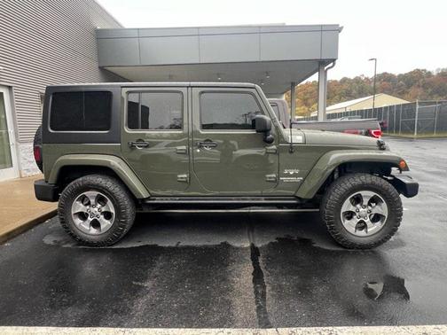 2016 Jeep Wrangler Unlimited Sahara
