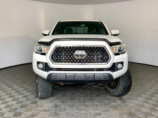 Super White 2018 Toyota Tacoma TRD Off-Road