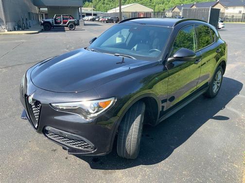 Vulcano Black Metallic 2022 Alfa Romeo Stelvio Sprint