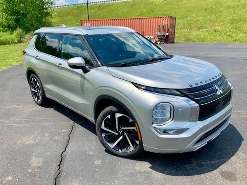 Alloy Silver Metallic 2022 Mitsubishi Outlander SEL S-AWC