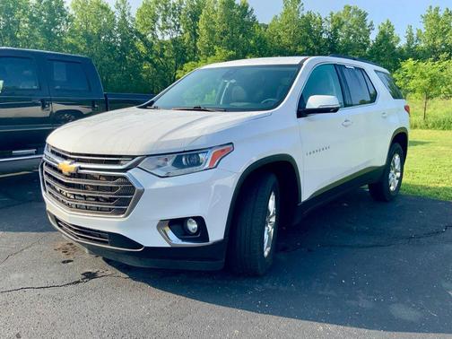 Summit White 2020 Chevrolet Traverse LT Cloth