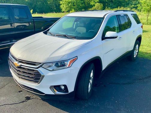 Summit White 2020 Chevrolet Traverse LT Cloth