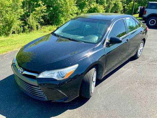 Midnight Black Metallic 2017 Toyota Camry LE