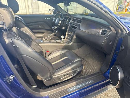 Deep Impact Blue Metallic 2013 Ford Mustang GT Premium