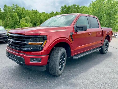 Ruby Red Metallic Tinted Clearcoat 2026 Ford F-150 XLT