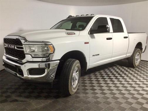 2021 RAM 2500 Tradesman Crew Cab 4x4 6'4' Box