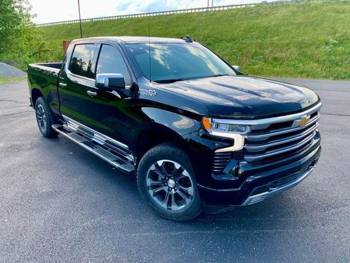 Black 2024 Chevrolet Silverado 1500 High Country
