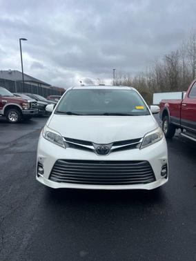 2018 Toyota Sienna Limited Premium